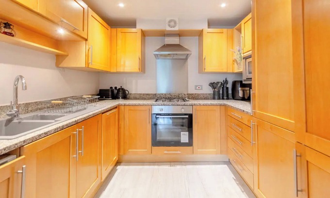 Fortune Green Apartment | Chic & Peaceful 2BD Flat - Hampstead