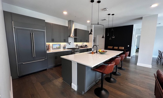 LoDo Apartment | Chic Penthouse Retreat in the Heart of Denver – Walk to Everything!