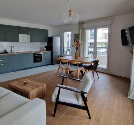 Zone d'amenagement concerte des Docks Apartment | Chic & Spacious 3-Bedroom with balcony