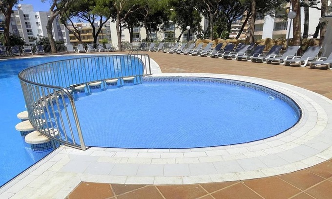 Cambrils House | Chic Stay by the Beach