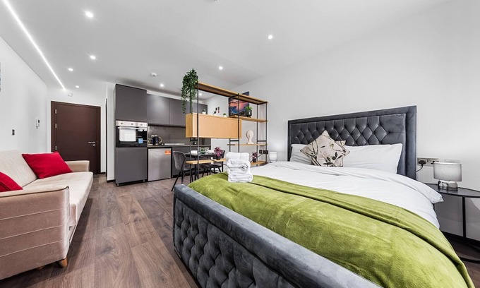 Golders Green Apartment | Chic Studio in Golders Green Near Tube Station