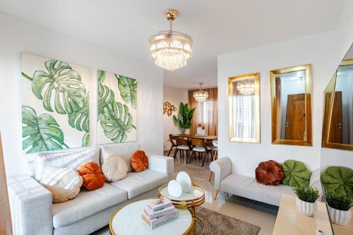 Llanos de Gurabo I Apartment | Chic Urban Retreat with Pool, Gym, & Free Parking