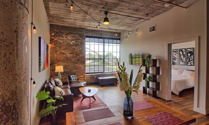 Midtown Hotel | Chic Ultramodern Loft Suite w/Designer Features