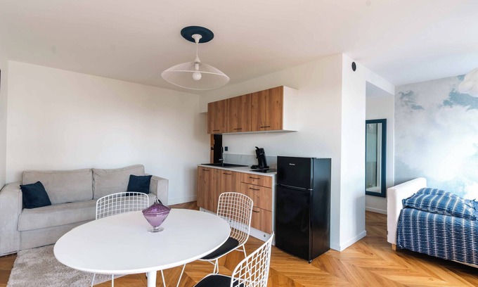 Clermont-Ferrand Apartment | Chic & View