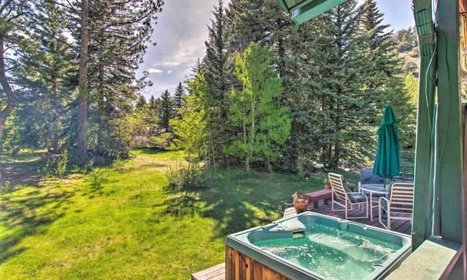 Idaho Springs Apartment | ‘Chicago Creek B & B‘: 1 Mi to Mt Blue Sky!