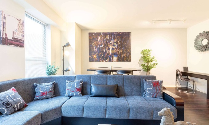 Evanston Condo | Chicago's Hidden Treasure "Evanston, IL" Urban Luxury with comfort