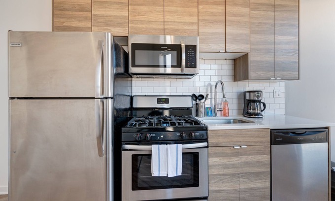 River West Apartment | Chicago Third Floor Studio by 747 Lofts