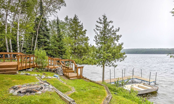 Stambaugh House | Chicagon Lakefront Cabin: Private Sauna & Dock with Rowboat - Near Ski Brule