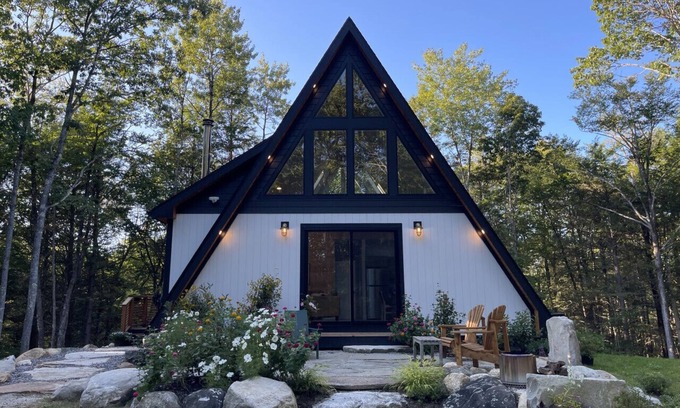 Freeport Apartment | Chickadee A-Frame on Private Road