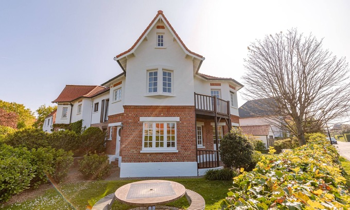 Bredene House | Child-friendly family house with cozy garden, just 5 minutes from the beach.