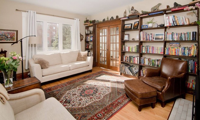 Port Colborne House | Children and dog friendly home great location possible private beach access