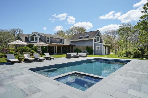 Chilmark House | Chilmark Luxury Quansoo Beach Access-4br