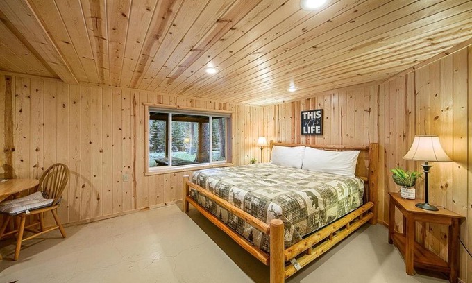 Joseph House | Chimney Lake