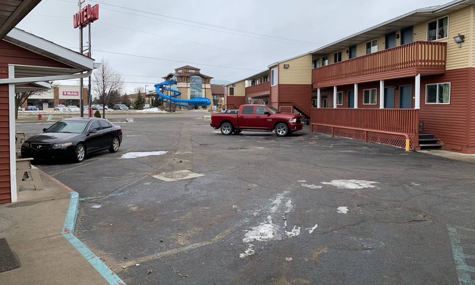 Mount Pleasant Hotel | Chippewa Motel