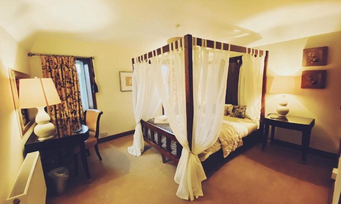 Pocklington House | ChocBox Cottage - with Hot Tub, Pocklington, near York
