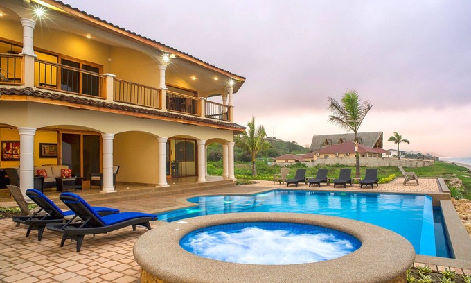 Manglaralto Apartment | Choose Sunset Villa if you expect nothing but the best from your beach vacation!