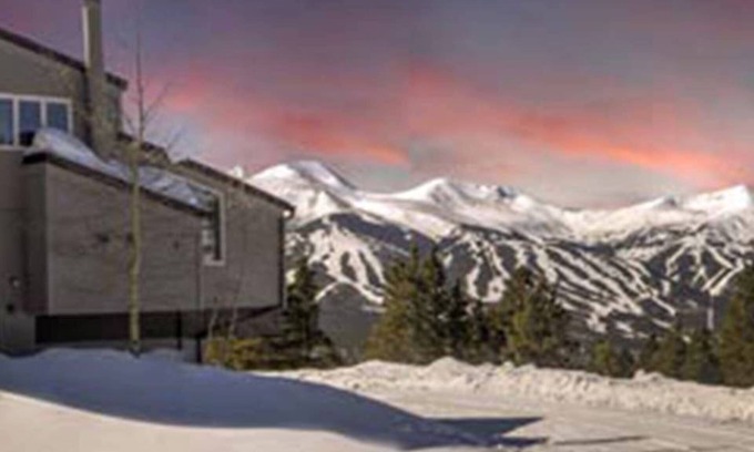 Baldy Mountain Condo | Christmas at Gold Point Resort in Breckenridge