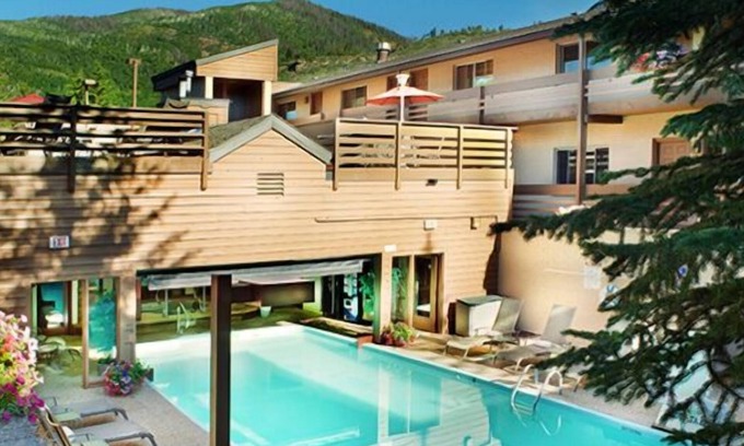 Vail Condo | Christmas Week! 2-Bedroom, 2-Bath Condo with Full Kitchen, Heated Pool & Spa.