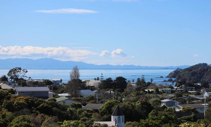 Oneroa Apartment | Church Bay Escape