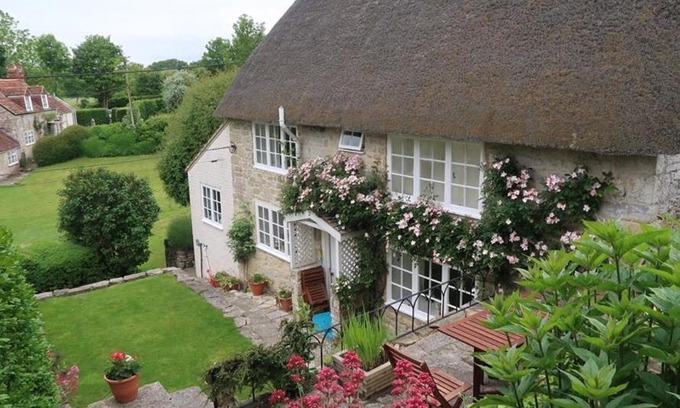 Warminster House | Church Steps Cottage, SALISBURY