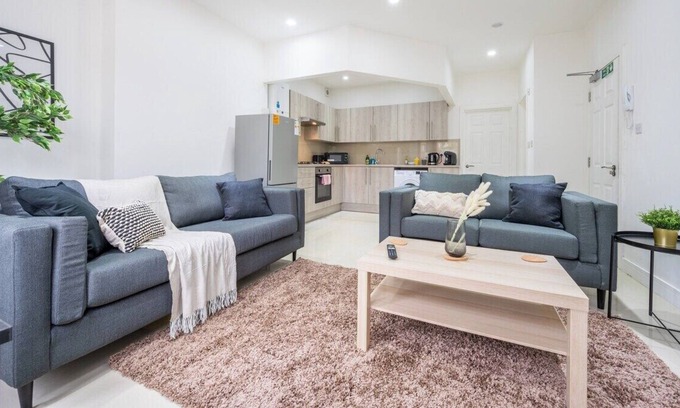 Newport Apartment | Church View 1 by Tŷ SA