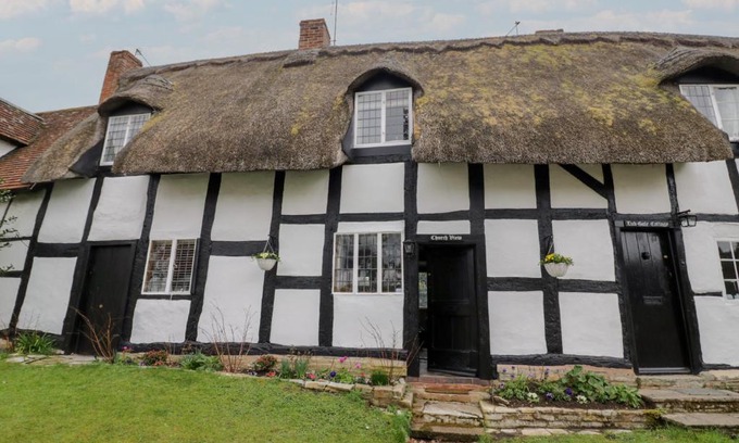 Welford on Avon House | Church View