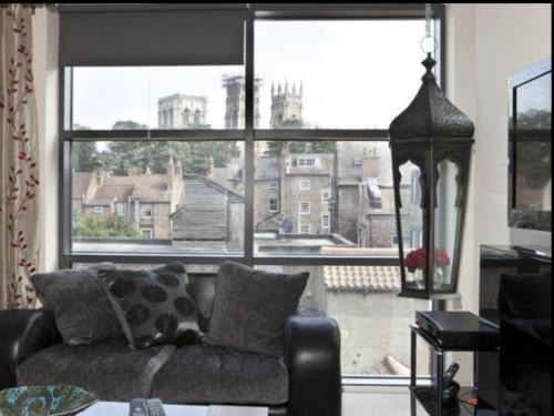 Bootham Apartment | Churchill Two Bedroom Apartments with Free Parking and The Minster view