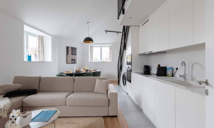Ukkel Apartment | Churchill VI - Three Bedroom Apartment, Sleeps 8