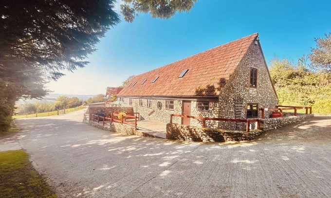 Hawkchurch Cottage | Cider House is a paradise for families, friends and couples.