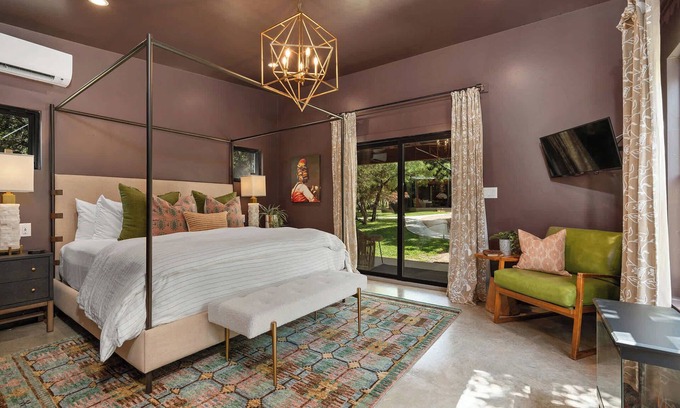 Fredericksburg Cabin | Cielo at Ololo, Hot tub, Outdoor shower, Fire Pit!