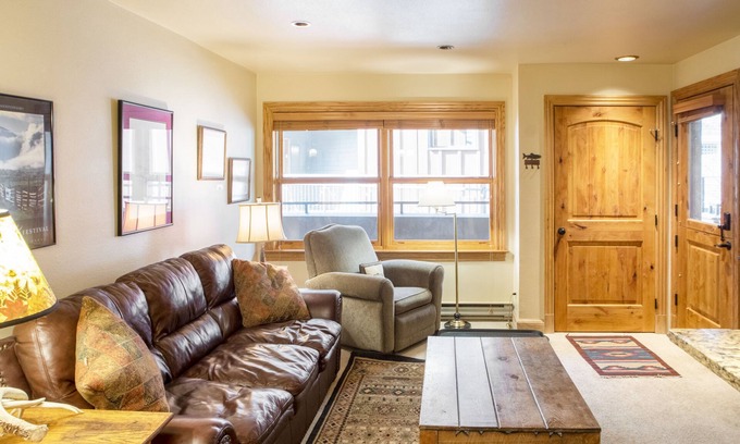 Telluride Condo | Cimarron Lodge 22 by AvantStay | Ski-In/Ski-Out Property w/Two Hot Tubs!