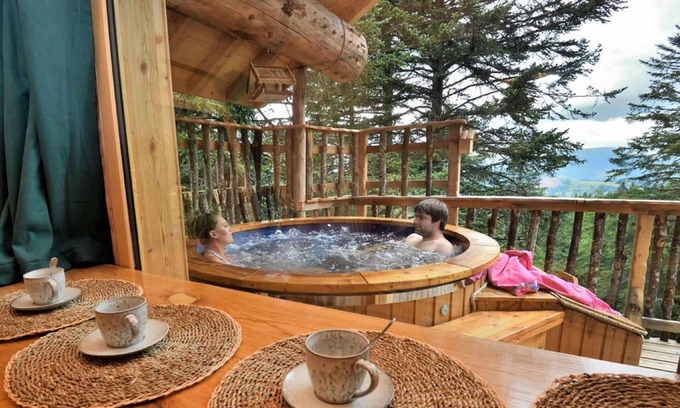La Tour-dʼAuvergne Cabin | Cimes du Sancy Lodge