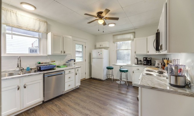 Covington House | Cincinnati Area Vacation Rental ~ 3 Mi to Downtown