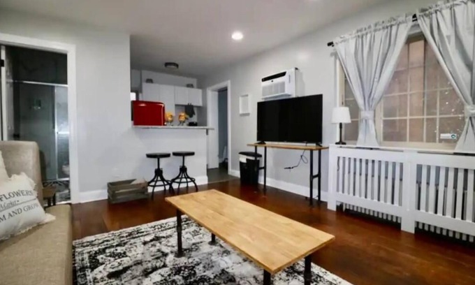Roselawn Finance Apartment | Cincinnati themed, Historic Big Sky Apartments!