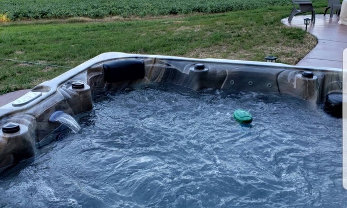 Winchester Other | Circle E,Lake,Caverns,Sewanee &Jack Daniel’s close by with a jacuzzi waiting