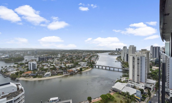 Surfers Paradise Apartment | Circle on Cavill – 1 Bed + Study Hinterland View