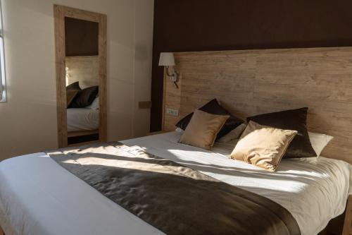 Millau Hotel | Cit'Hotel Restaurant du Bowling de Millau