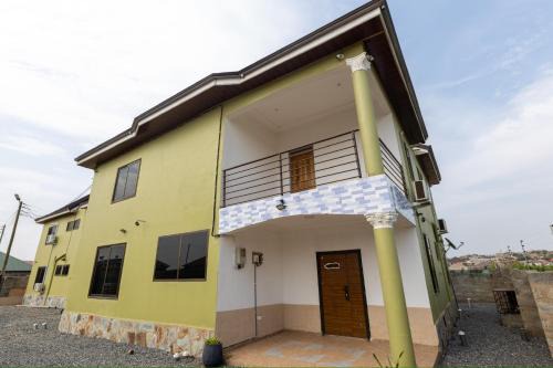 Nopendaw House | Citrus Duplex Getaway