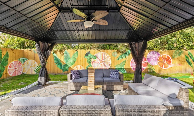 Sulphur Springs House | Citrus Grove Retreat: Fun, Relaxation, & Sunshine - 3bdr 2ba
