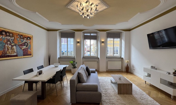 Landau in der Pfalz Apartment | City apartment with 58sqm in the heart of Landau in a historic old building