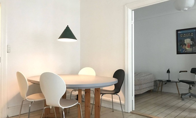 Frederiksberg C Apartment | City Apartment in Copenhagen with 2 bedrooms sleeps 3