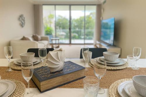South Brisbane Apartment | City Beach At your door! 3BR retreat at South Bank