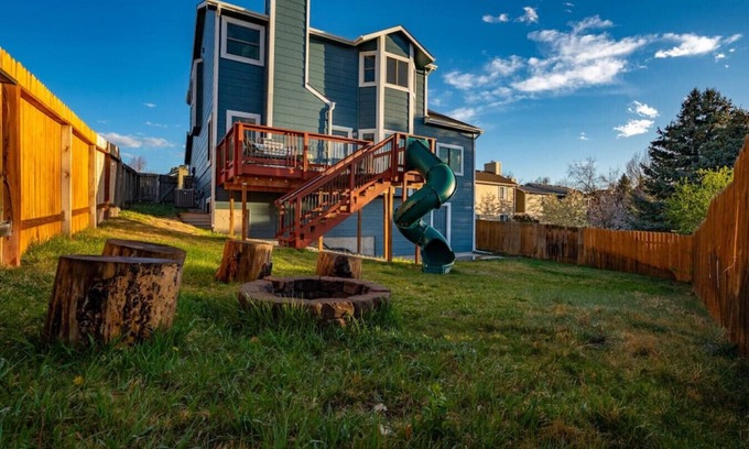 Northeast Colorado Springs House | City Center Chalet 💦Hot Tub 🔥Pit 🏔Slide - 10min➜USAFA
