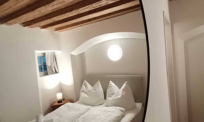 Innsbruck City Centre Apartment | City Center Golden Roof 5