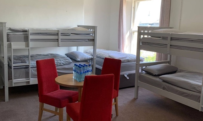 City Centre Dublin Cabin | City Centre Skyline - Private Room with shared bathrooms