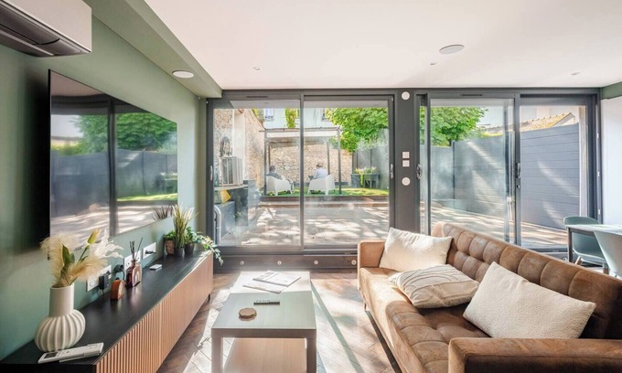 Old Town Apartment | City Garden - A green setting in the heart of Dijon (3 stars)