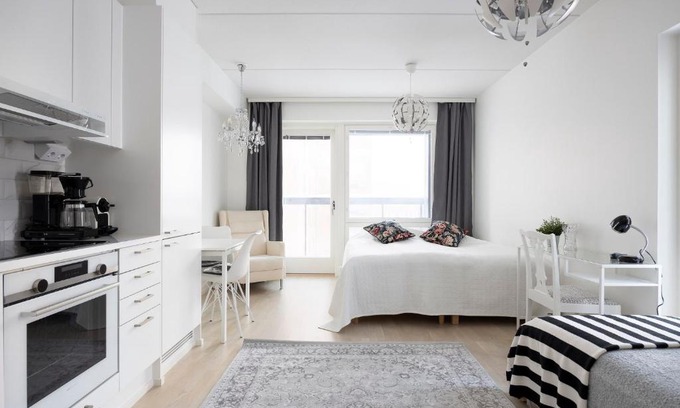 Etelainen District Apartment | City Island Studio Apartment, 4 beds, street parking, 3km to Helsinki city center, bus stop 200m