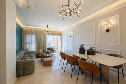 Jerusalem Apartment | City Lights 4 BR Stunning Apart