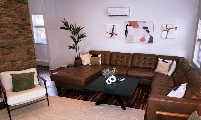 Central Business District Apartment | City Luxury @ Smart Pricing + Parking + Family-Friendly