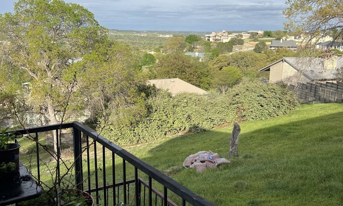 Kerrville Bed & Breakfast | City overlook prime location for eclipse viewing. Private Chef.